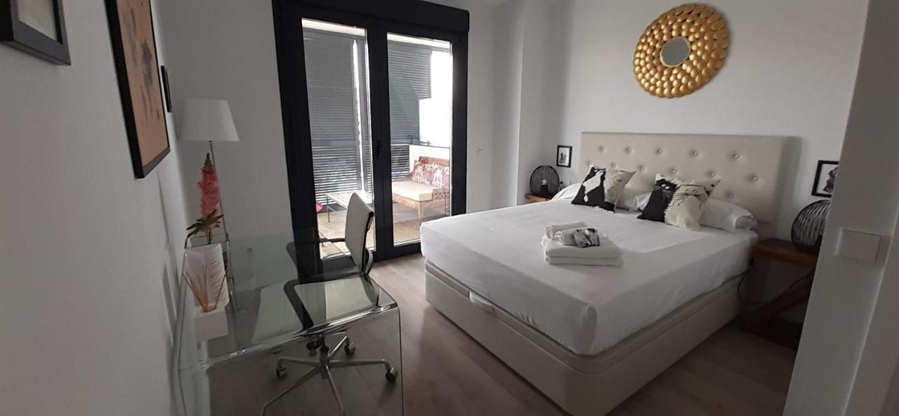 Teatinos Suite Малага Экстерьер фото