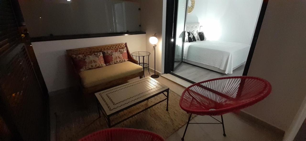 Teatinos Suite Малага Экстерьер фото